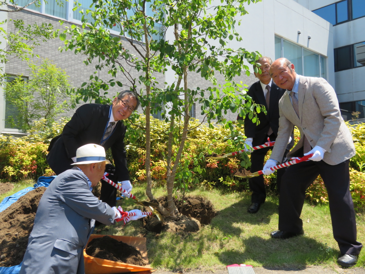 創立50周年記念植樹祭 – コアグループOB会